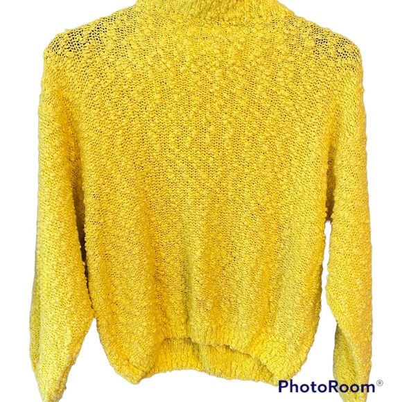 Vintage Clovelly Women’s Fuzzy Sweater - Picture 4 of 4